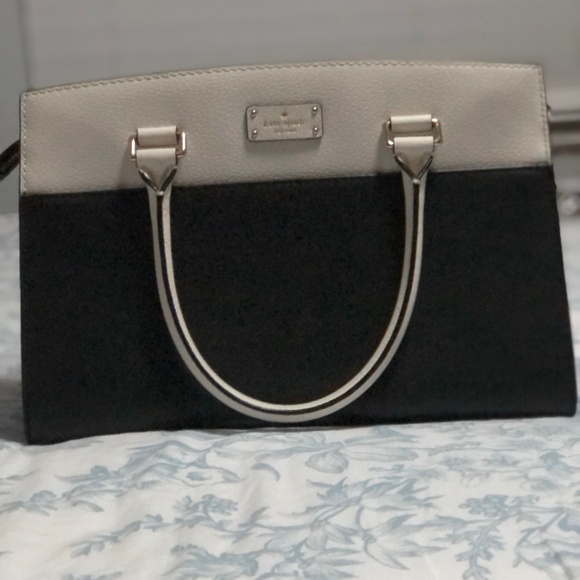 Kate Spade black & white color block purse preowned - Picture 1 of 5